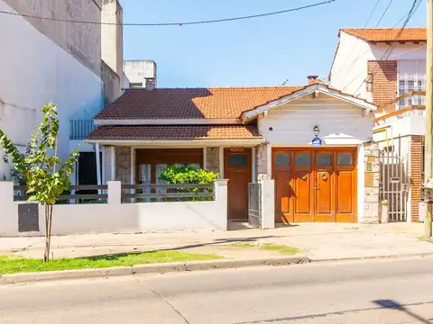 VENTA CASA 3 AMBIENTES RAMOS MEJIA  CON COCHERA