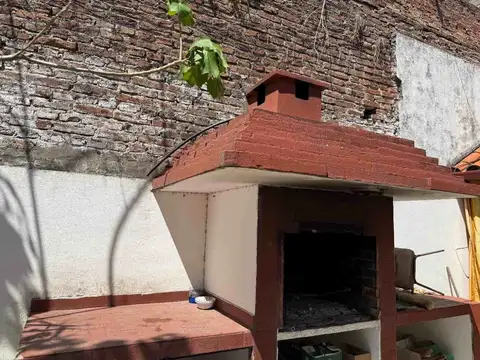 Casa 5 ambientes con 1 baño