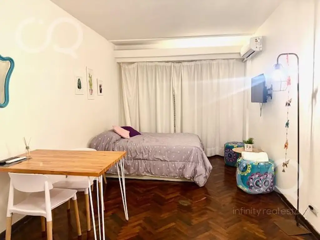 Marcelo T de Alvear al 1200