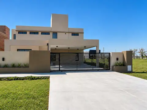 Casa en venta 3 dormitorios con pileta en Don Mateo  Funes