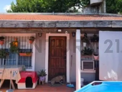 Venta Lote con casa - Martin Coronado. acepta permuta