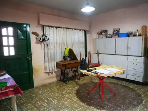 Casa 5 ambientes con 2 baños