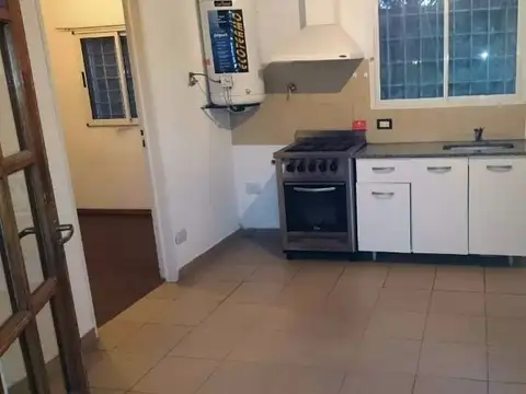 2 AMBIENTES CON BALCON, BARRIO EL TREBOL!