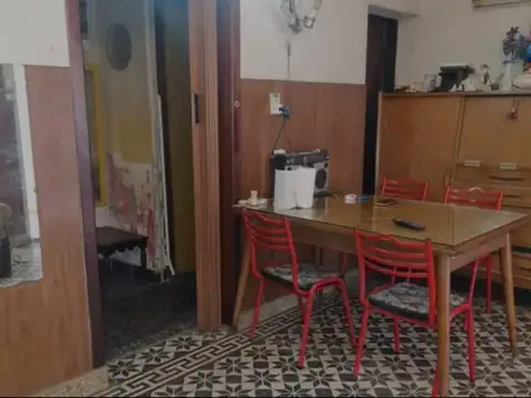 Casa 4 ambientes con 1 baño