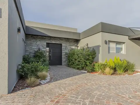 Casa 4 ambientes con excelente distribución