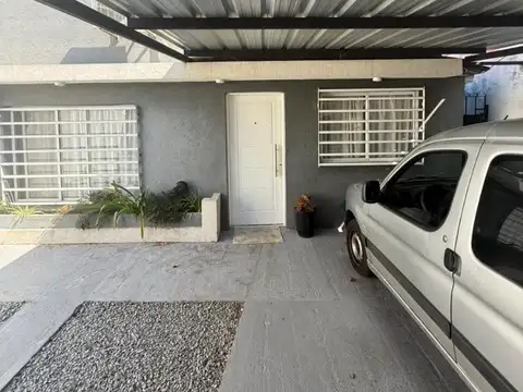 Casa 3 ambientes con 2 baños