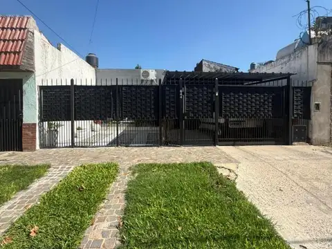 HERMOSA CASA TOTALMENTE RECICLADA A NUEVO