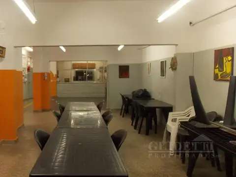 Inmueble comercial de 2 plantas   depósito APTO TODO DESTINO, zona SAAVEDRA!