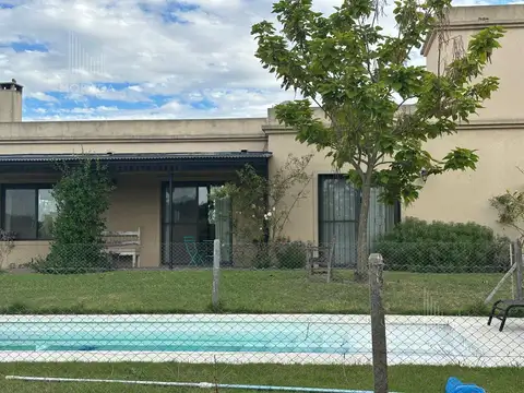 Venta Chacra excelente calidad constructiva Vista abierta al campo