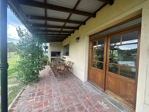 Venta Chacra excelente calidad constructiva Vista abierta al campo