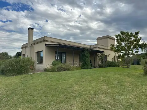 Venta Chacra excelente calidad constructiva Vista abierta al campo