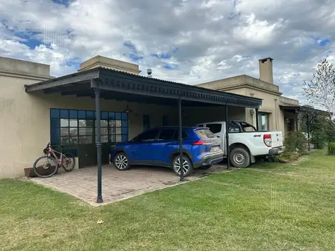 Venta Chacra excelente calidad constructiva Vista abierta al campo