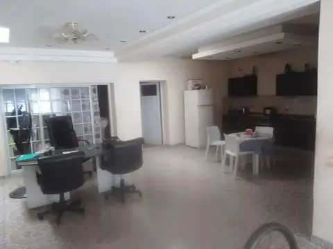 VENTA – CASA 4 AMBIENTES EN VILLA GRAL. MITRE