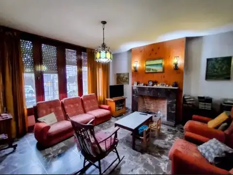 Casa 5 ambientes con 2 baños