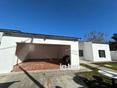 Casa 4 ambientes con 2 baños