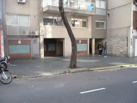 Avellaneda 400 Caballito Cochera U$25.000