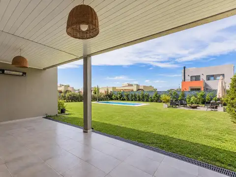 Venta Casa 4 ambientes en una sola planta con pileta en Maschwitz