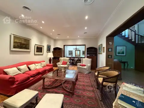 Sólido Chalet Inglés en inmejorable sector de Florida - Lote Propio de 600m²