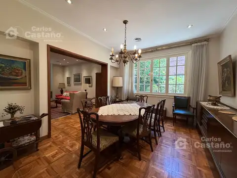 Sólido Chalet Inglés en inmejorable sector de Florida - Lote Propio de 600m²