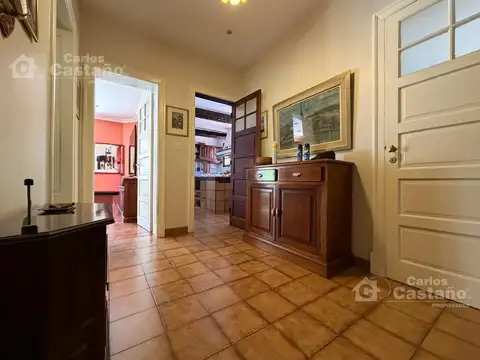 Casa en Venta con 5 cocheras