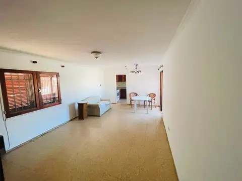 Depto Tipo Casa en Venta de 5 dormitorios