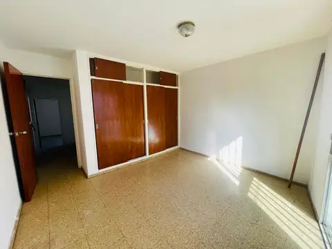 Depto Tipo Casa 6 ambientes con 2 baños