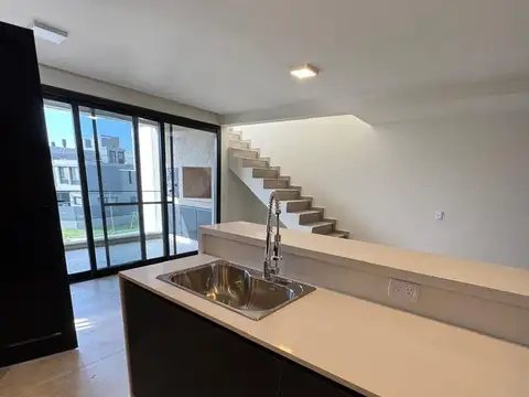 AV RUFINO ORTIZ Y COSTANERA DE LA CAÑADA 100