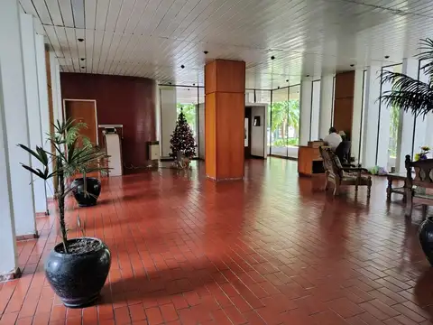 Monoambiente luminoso con balcón al norte y baulera incluida