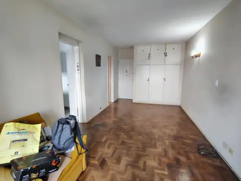 Juan Jose Paso 200, Piso 4