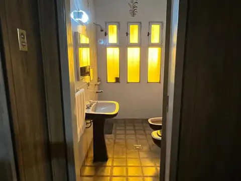 Depto Tipo Casa 5 ambientes con 1 baño