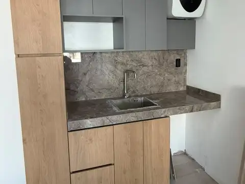 Oficina en Alquiler en Alberdi, $ 750.000