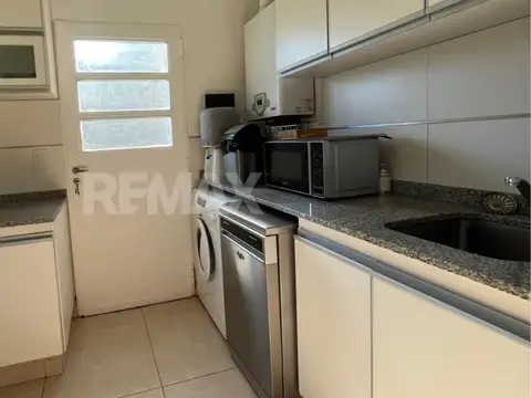 CASA 3 DORM. EN B° PRIVADO LA FALDA, CIPOLLETTI.