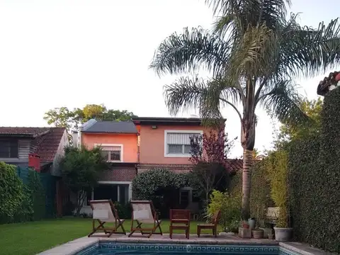 Casa 4 ambientes con 2 baños