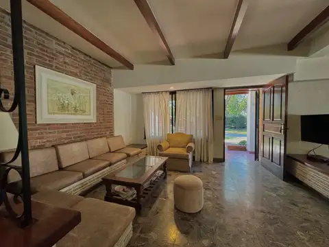 Casa en Venta en Villa Gobernador Udaondo, USD 320.000