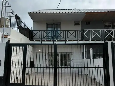 DUPLEX DE DOS PLANTAS EN PARQUE LURO