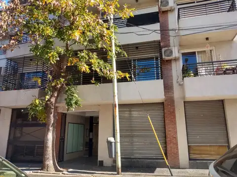Venta departamento de 2 amb con balcón al frente. Apto crédito  Villa Devoto