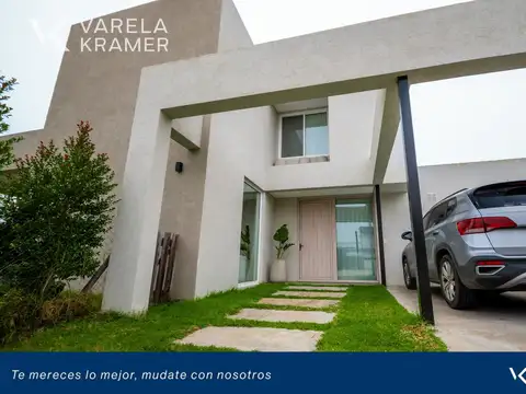 Casa 6 ambientes con 3 baños
