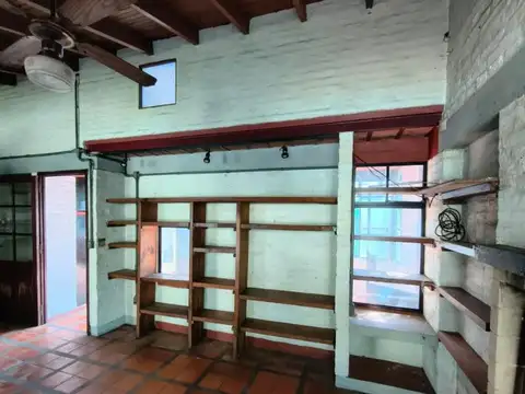 Casa en Alquiler con 2 cocheras