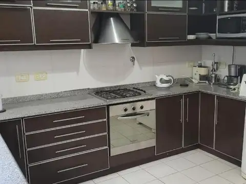 Ph 3 ambientes en alquiler temporal en Colegiales. 