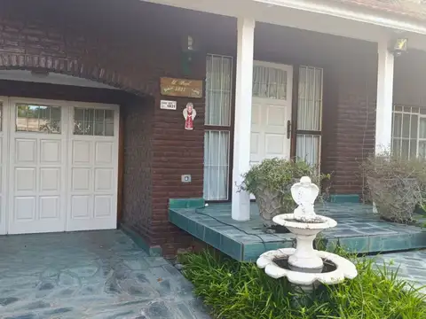 VENTA CASA 4 AMB. PILETA APTO CREDITO BERAZATEGUI