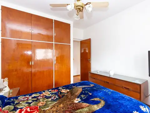 VENTA, DEPARTAMENTO 4 AMBIENTES C/BAICON AL FRENTE