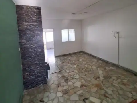 Casa en Alquiler en Villa Luzuriaga, $ 1.000.000