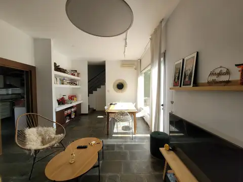 Casa 5 ambientes con 4 baños