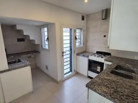 Depto Tipo Casa en Alquiler de 3 ambientes
