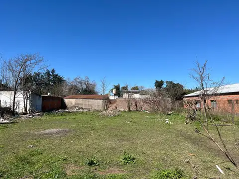 Lote con excelente acceso para diversos emprendimientos