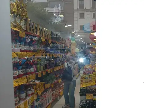 Excelente local con 2 baños