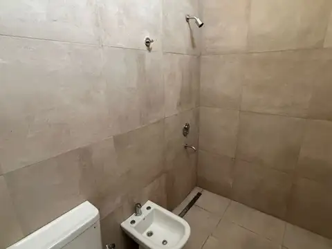Casa en Alquiler con 1 cochera