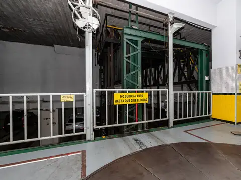 Cochera en venta en Monserrat