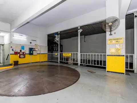 Cochera en Venta con acceso Ascensor