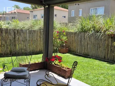 Saravi  Village 2000